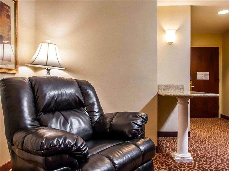 Comfort Suites East Brunswick - South River Esterno foto