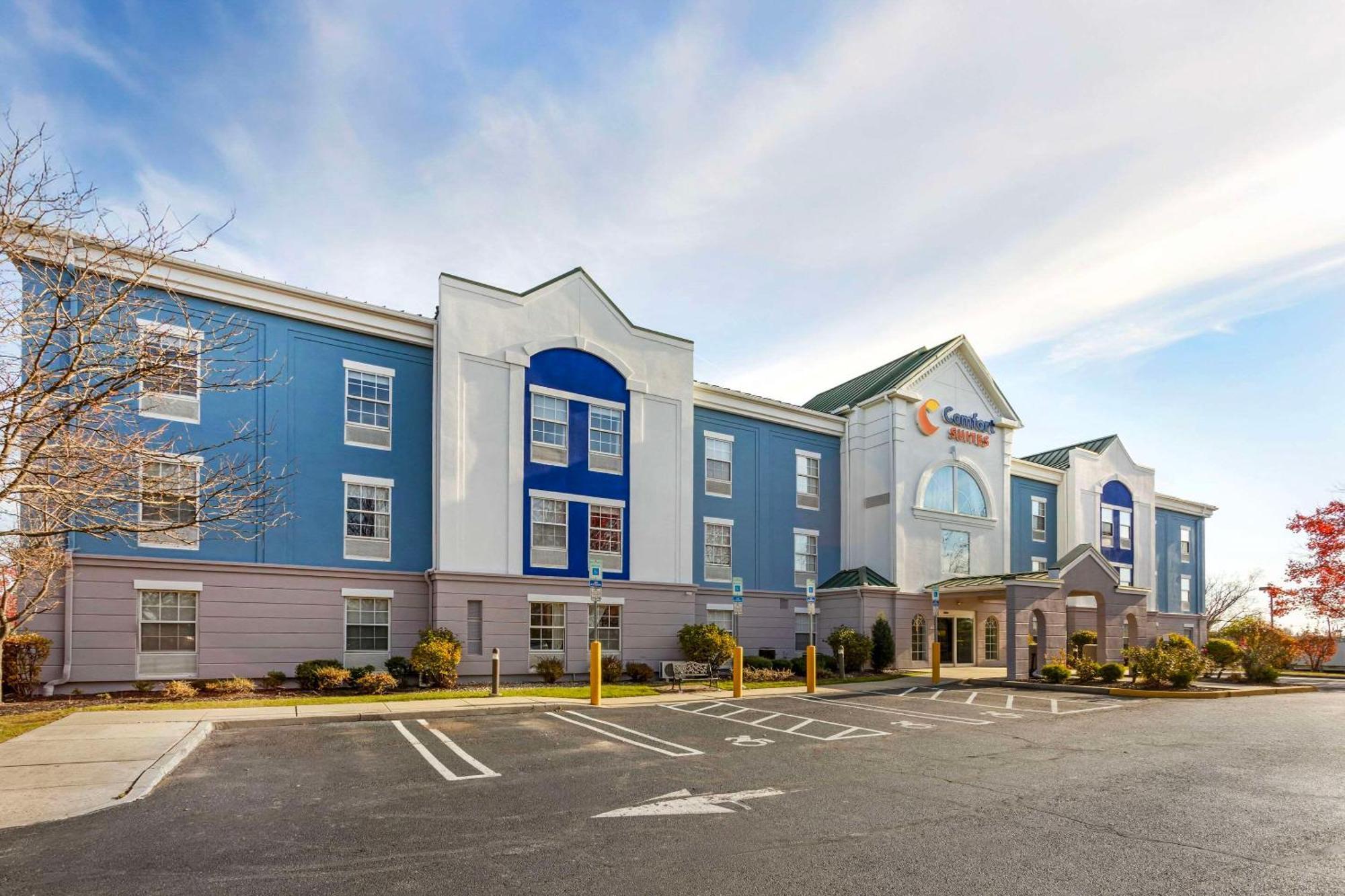 Comfort Suites East Brunswick - South River Esterno foto