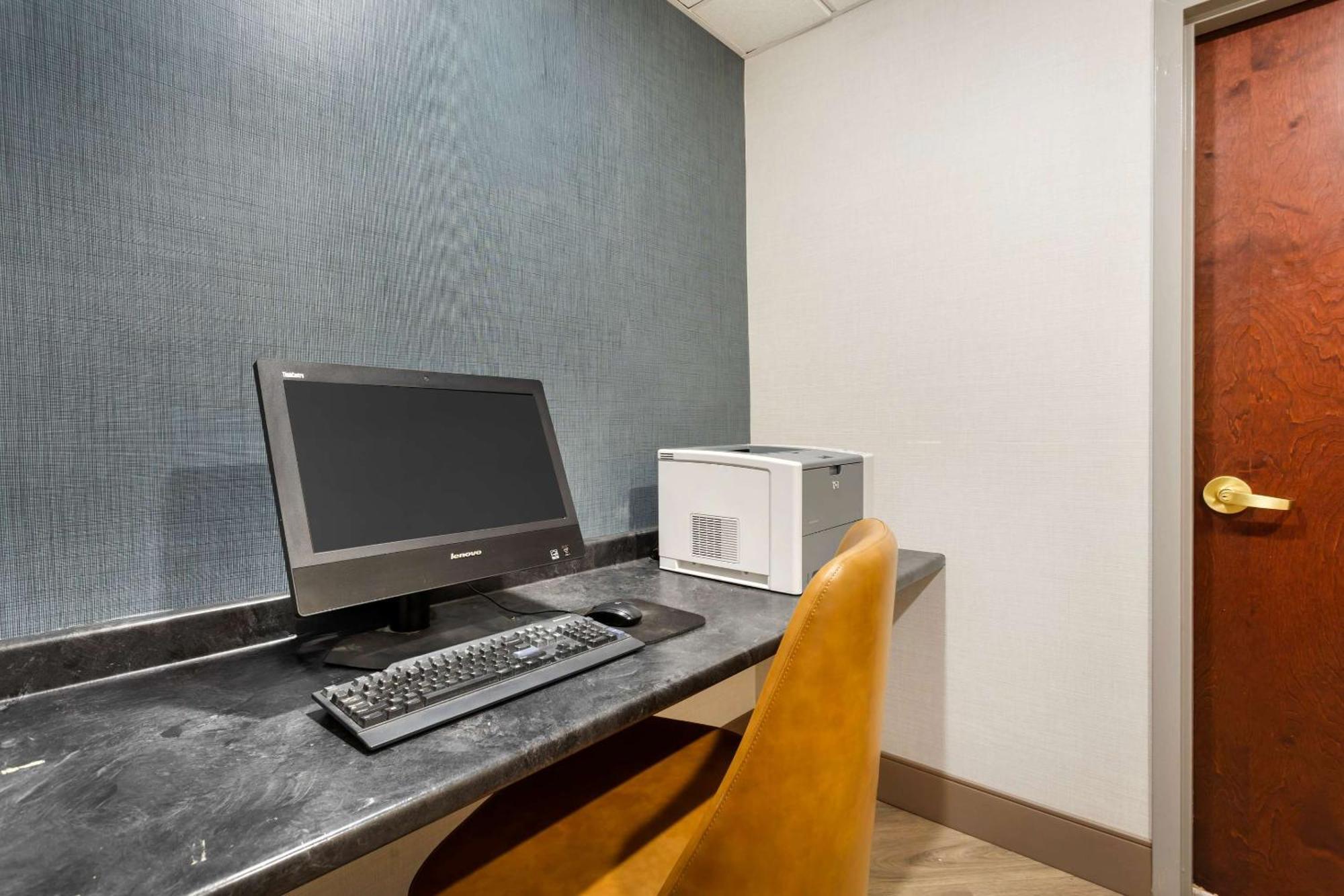 Comfort Suites East Brunswick - South River Esterno foto