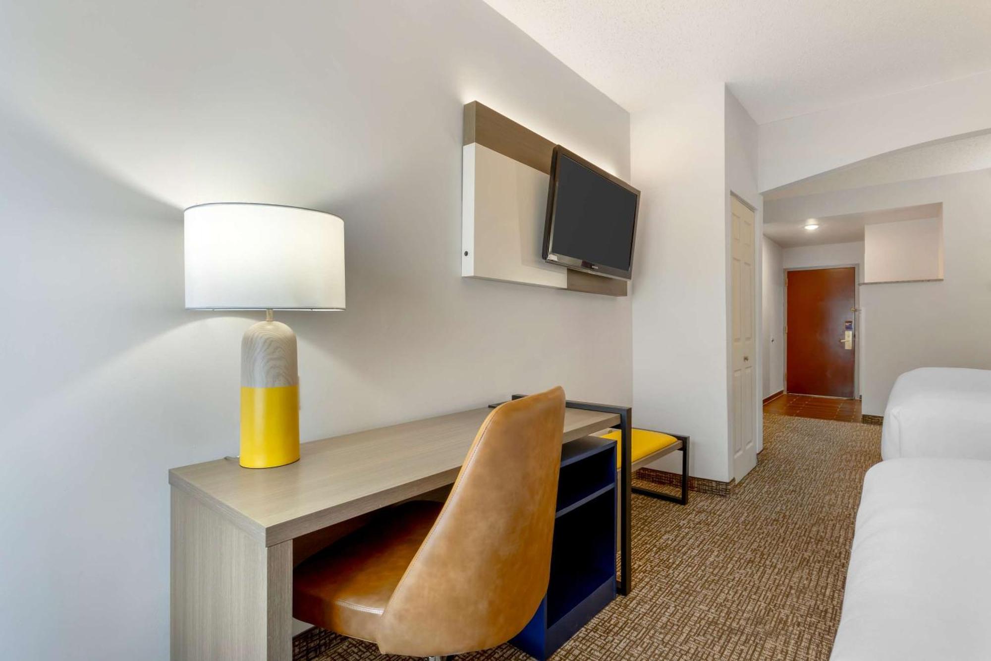 Comfort Suites East Brunswick - South River Esterno foto
