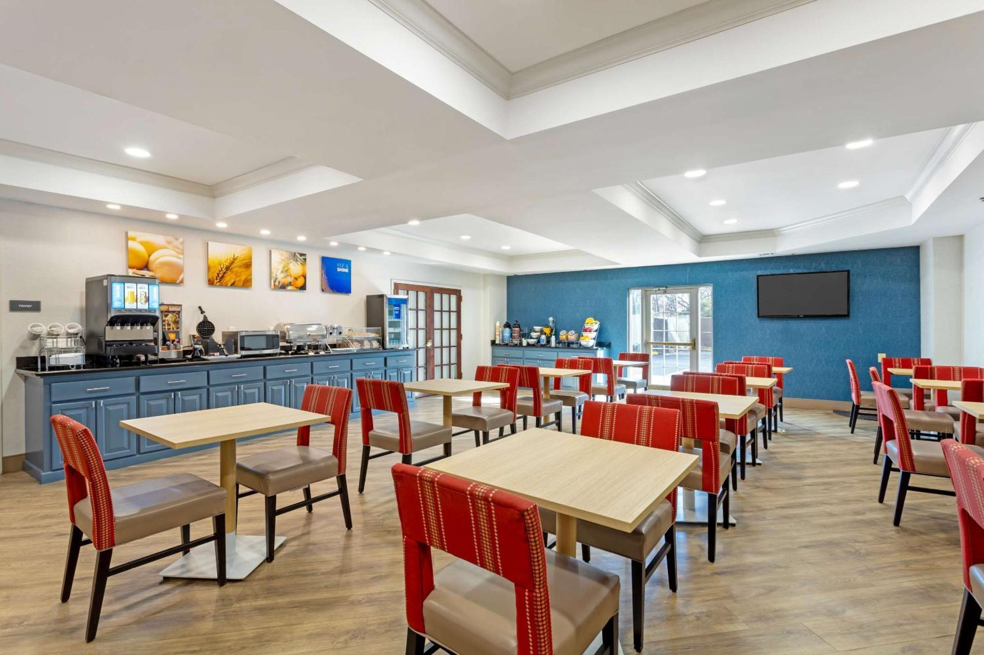 Comfort Suites East Brunswick - South River Esterno foto