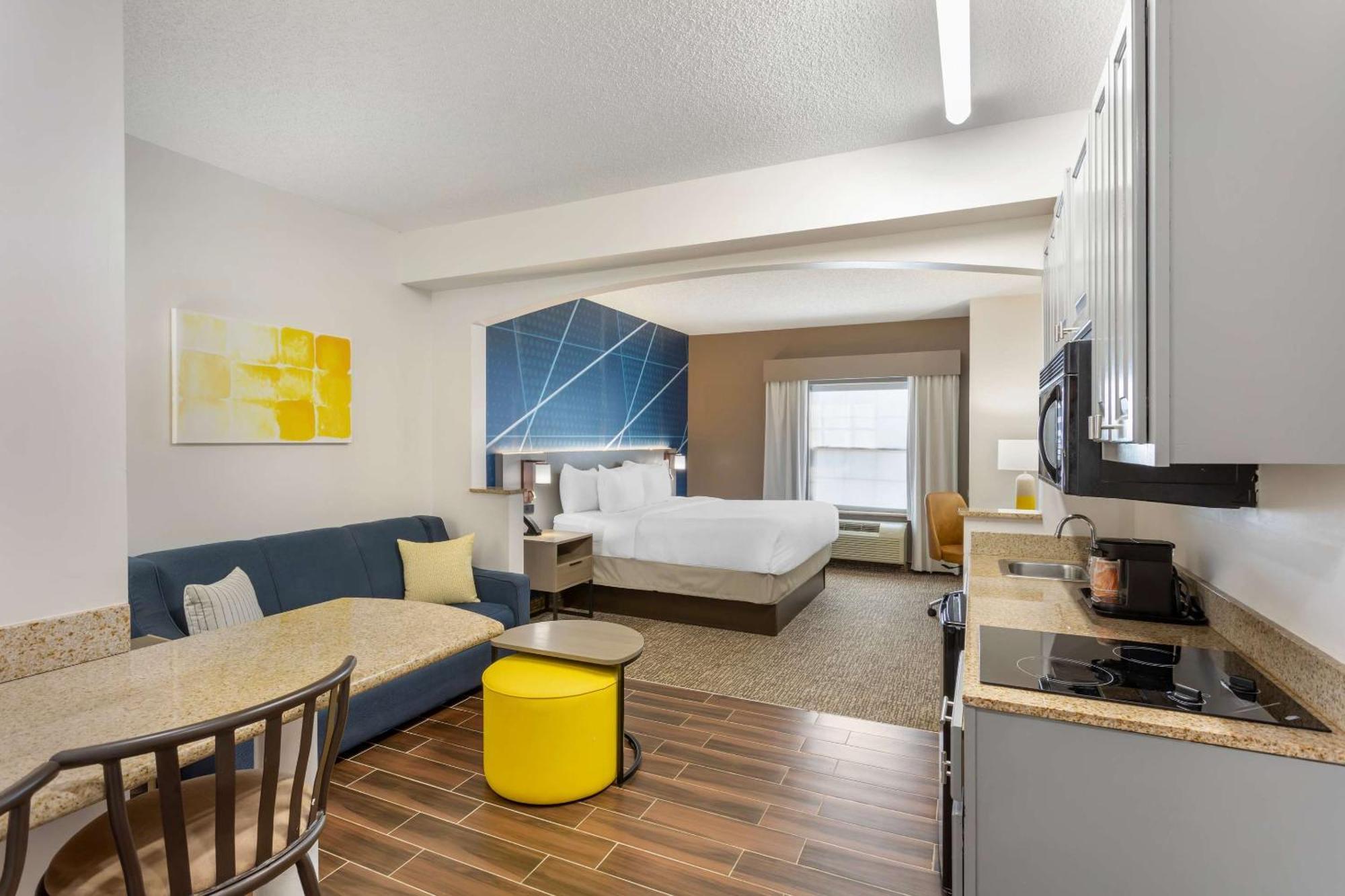 Comfort Suites East Brunswick - South River Esterno foto