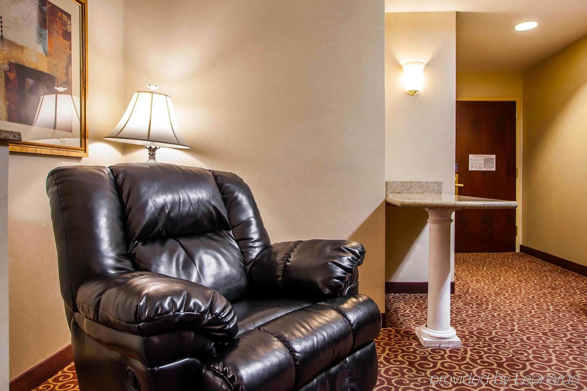 Comfort Suites East Brunswick - South River Esterno foto