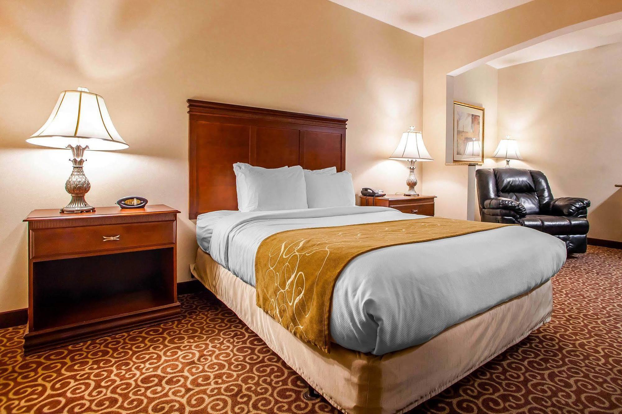 Comfort Suites East Brunswick - South River Esterno foto