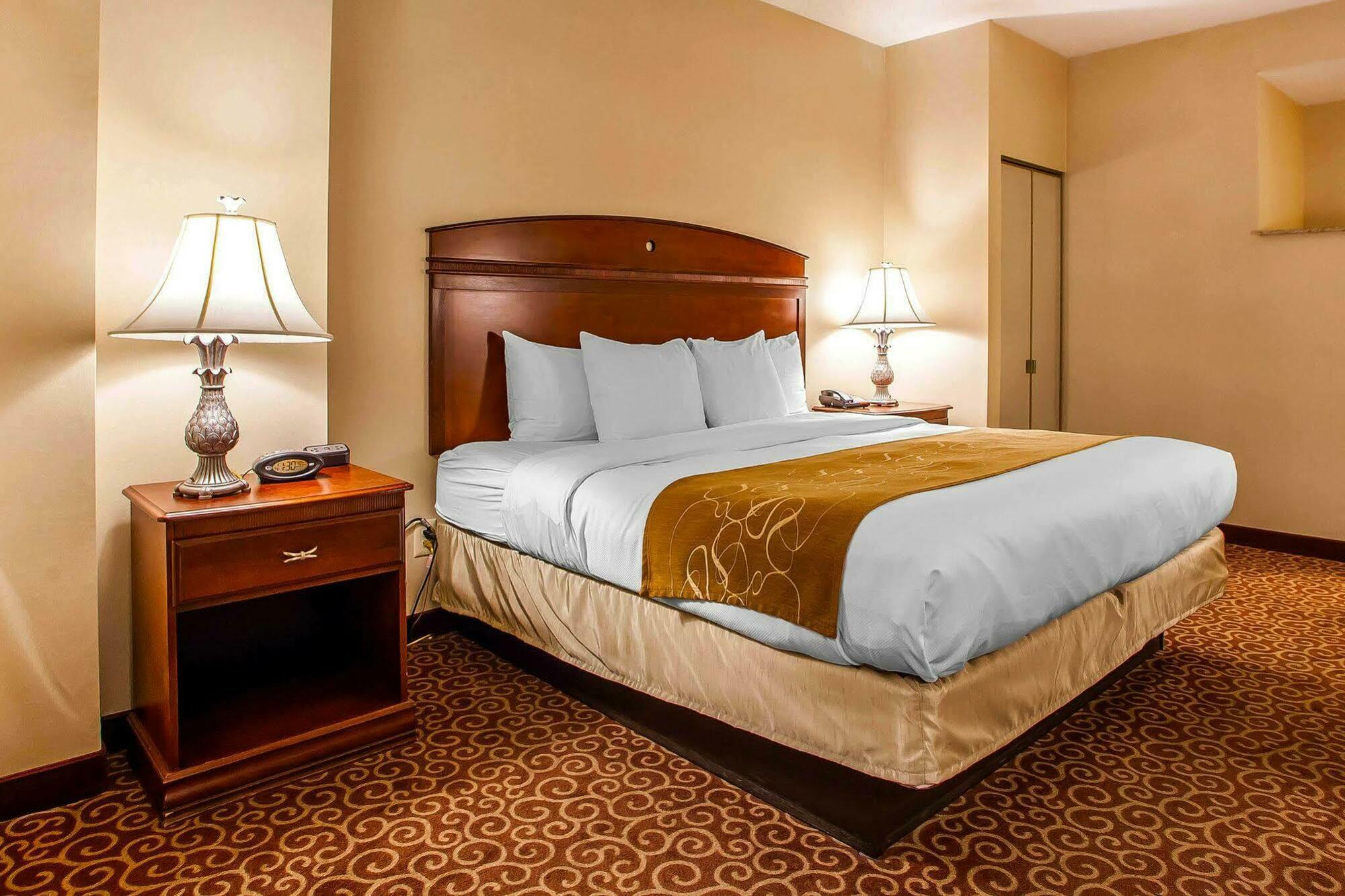 Comfort Suites East Brunswick - South River Esterno foto